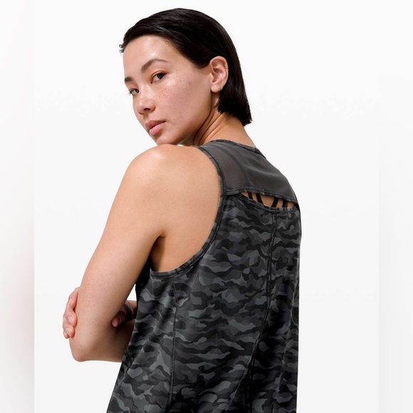 Lululemon Sculpt Tank in Sequoia Camo Print Deep Coal Black Size 4 - Picture 3 of 7